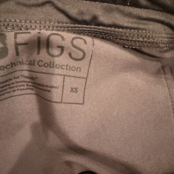 Figs Charcoal Gray Technical Collection Top - Picture 3 of 3